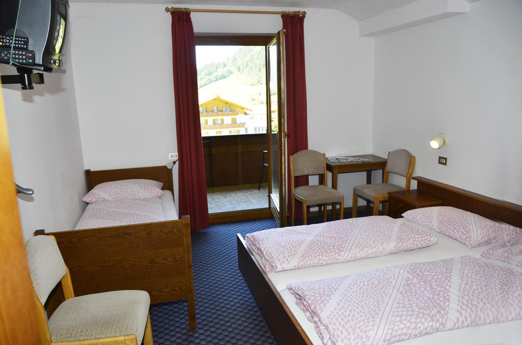 Pension Pichler Chienes Exterior foto