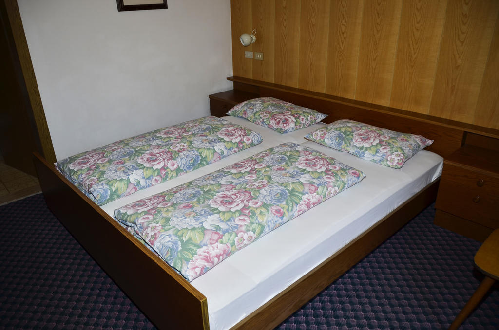 Pension Pichler Chienes Habitación foto