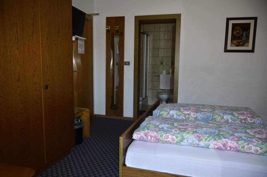Pension Pichler Chienes Exterior foto