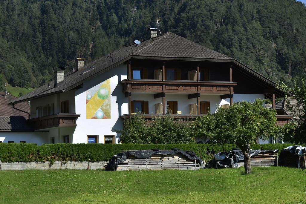 Pension Pichler Chienes Exterior foto